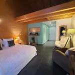 Au Coeur Des Lacs - D'hotes &