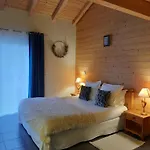 Au Coeur Des Lacs - D'hotes 住宿加早餐酒店 4*