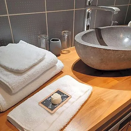 Au Coeur Des Lacs - D'hotes & 4* Gérardmer